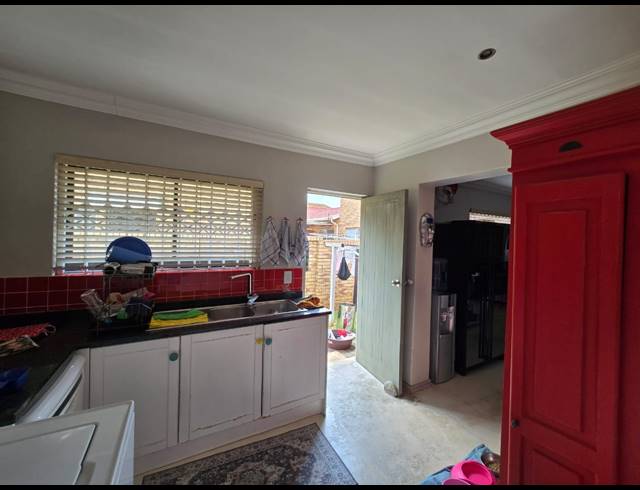 4 BEDROOM FREESTANDING FOR SALE IN PETERSFIELD